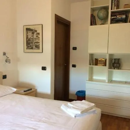 Adige Penthouse Ξενοδοχείο με διαμερίσματα Βερόνα
