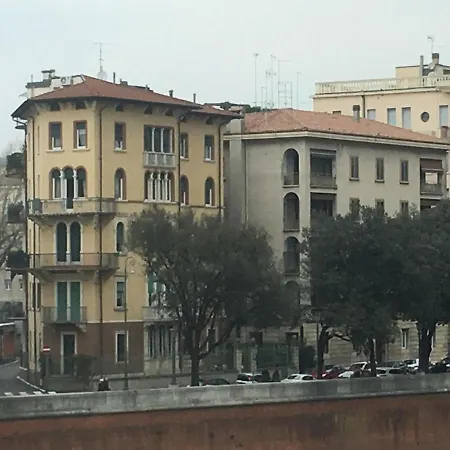 شقة فندقية Adige Penthouse فيرونا